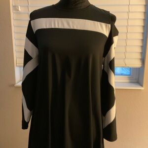 Slim Factor by Investments top size S long sleeve cut out shoulders Blk/Wht